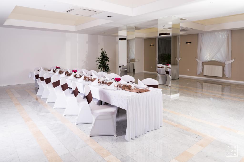 Gosciniec Debicki Hotel Debica  Ngoại thất bức ảnh